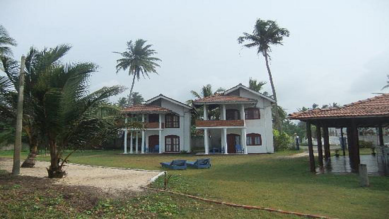 Lace Rock Beach Cabanas, Ahangama