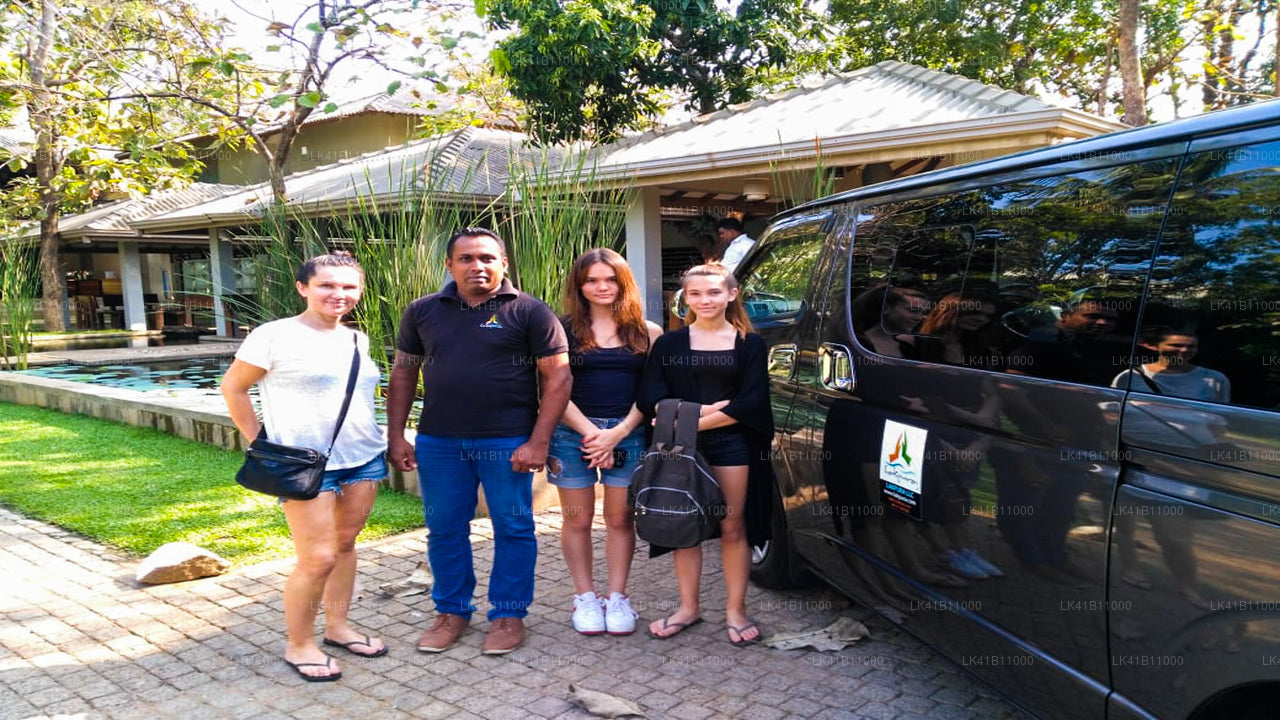 Ambepussa City to Colombo Airport (CMB) Private Transfer