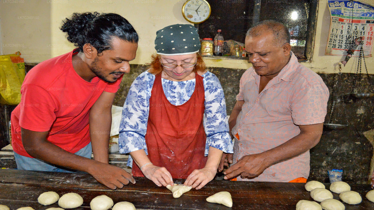 Sri Lankan Traditional Bakery Experience from Panadura